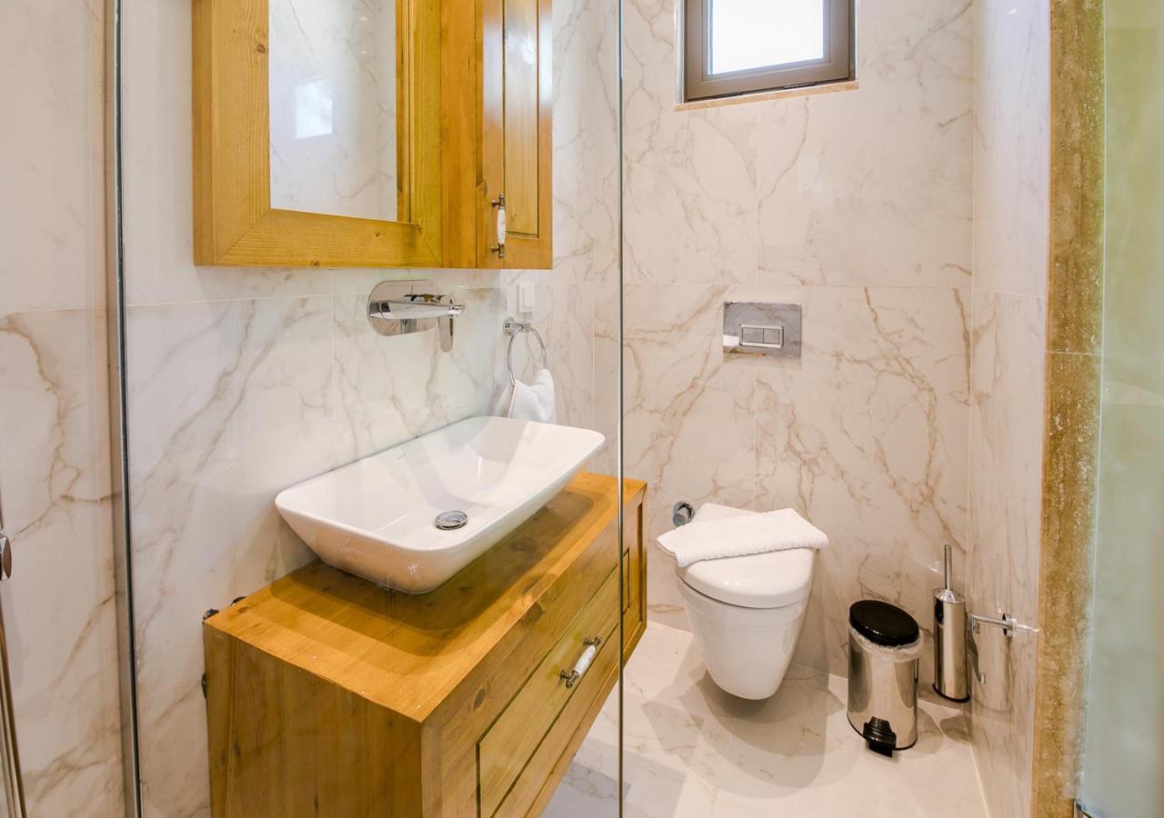 Villa 2 Sleeps 4 Isolated Honeymoon-Villa Sardunya Kaş Exterior foto